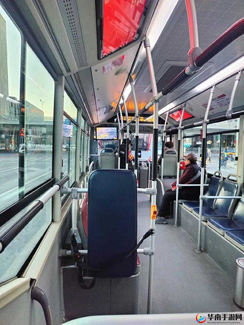 几天没见这么多公交车啦