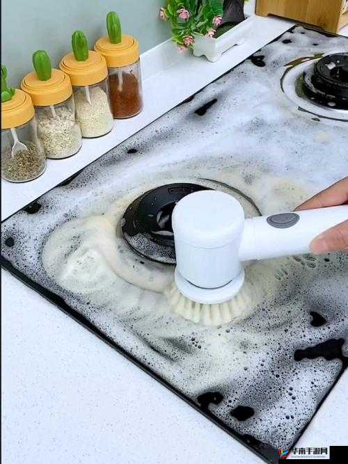 厨房索要刷碗：穆天阳的困扰与应对