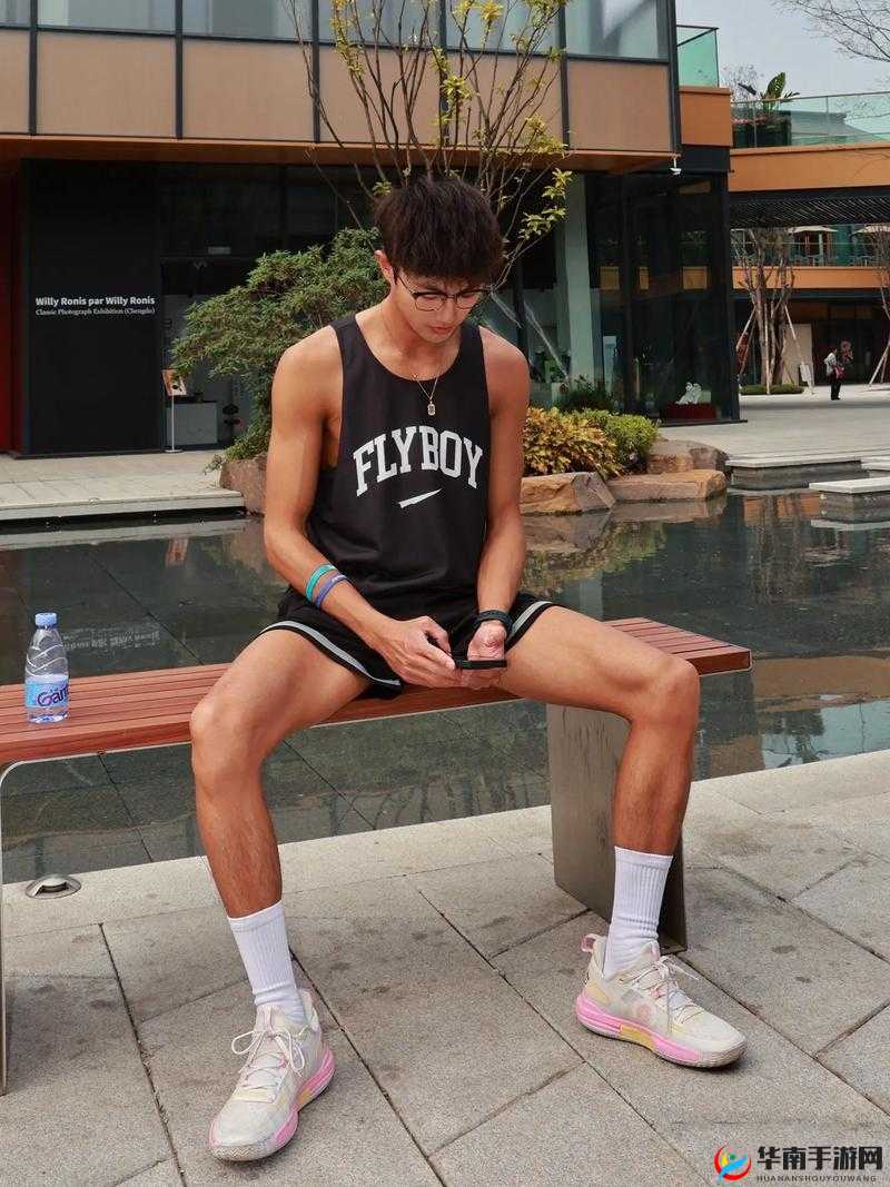 Chinese 直男口爆体育生外卖：劲爆话题引发关注