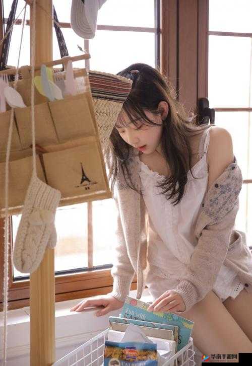 老周和赵青在货车里：一段未知的旅程