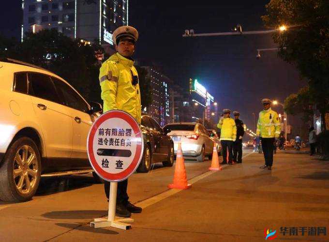 交警用小 XUE 查酒驾 H：守护道路安全