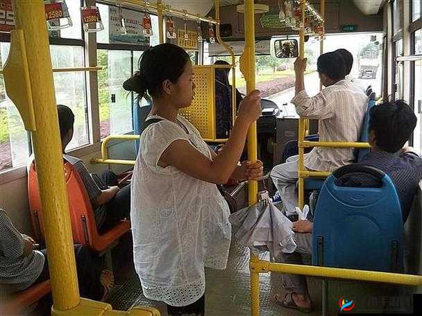 公交车颠簸与运动的区别