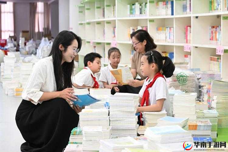 随时随地都能草的学校教师的作用：教书育人、答疑解惑