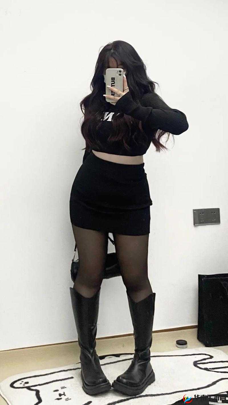 妹妹坐在我腿间：禁忌的诱惑