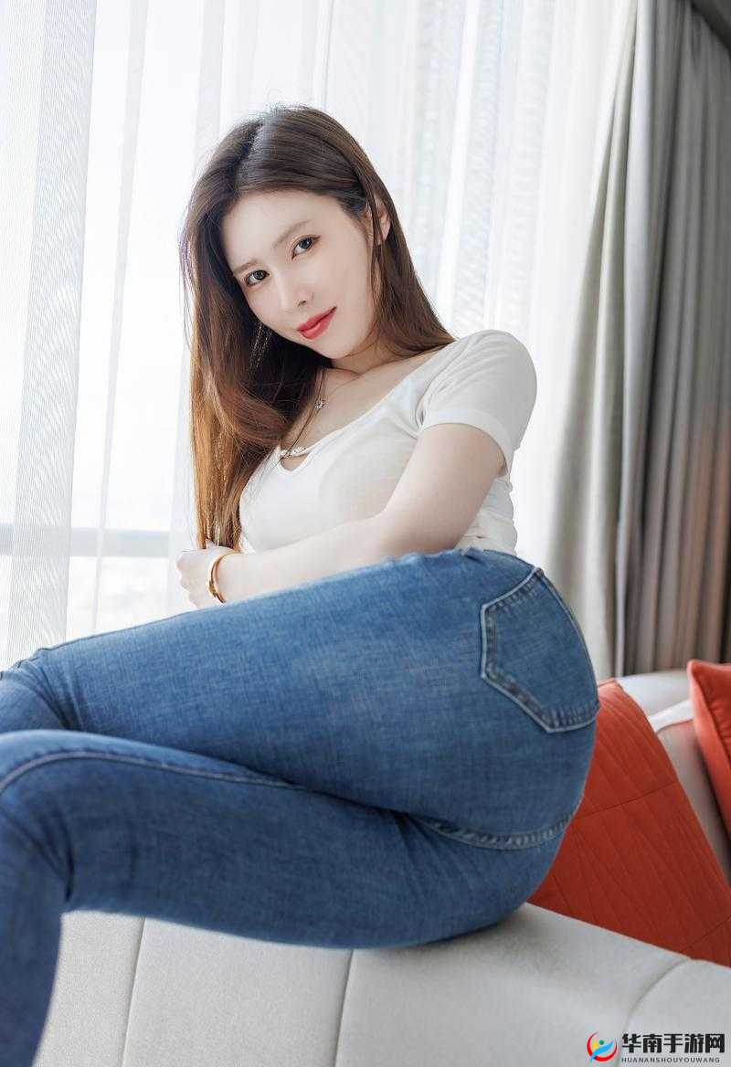 娇小熟女毛茸茸性爱：极致魅惑体验