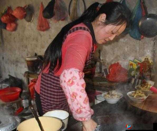 农村老妇乱辈中出引发热议