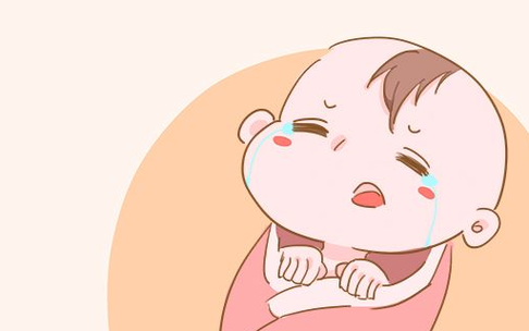 宝宝哭时为何爱把手放嘴里？
