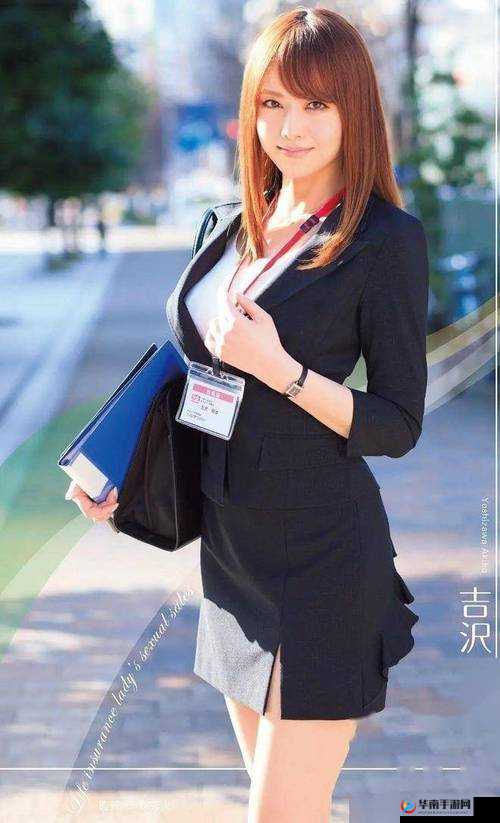 吉泽明步：人妻女教师的秘密生活