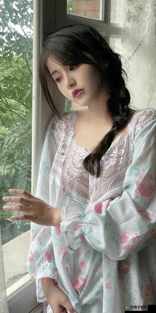 美女扒开尿孔 100% 全裸：视觉的极致诱惑