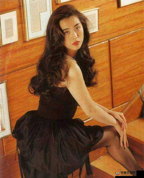 国模小倩：绝美风采展现