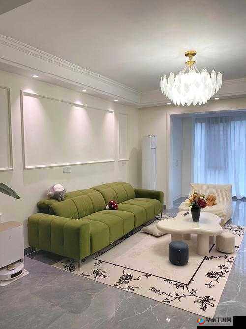 九个装修工人把我放在茶几上：这是什么情况