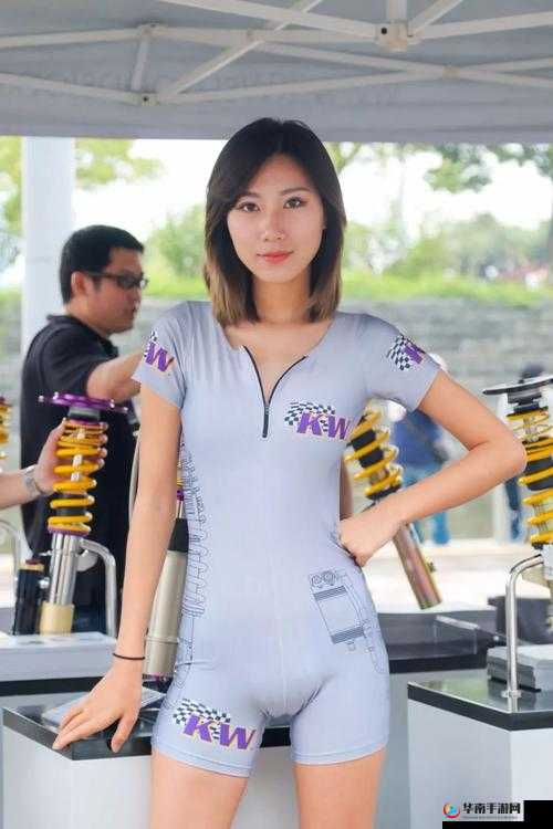 双腿玉门开：私密之美尽情展现