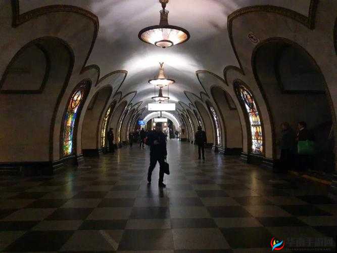 地铁上高 c 走不了路探幽：密闭空间的刺激体验