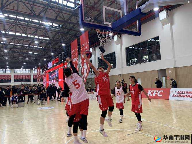 高中女篮比赛盛轮轩 t：青春热血的篮球战场之精彩对决