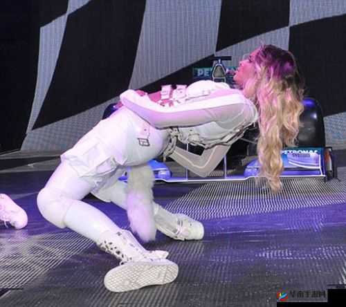 美女全裸扒开尿孔 100%极致展现画面