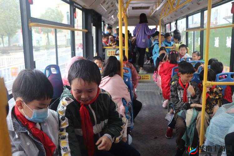 老师是全班的公交车带领同学们驶向知识的彼岸