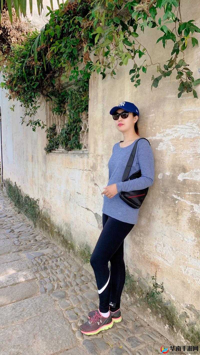 户外女王晓可耐勾搭：探寻其背后不为人知的故事