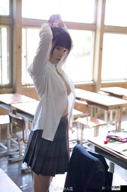 校花主动要求我揉她胸部的奇妙经历