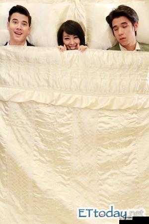 两男一女 3P 激情演绎又黄又猛情事