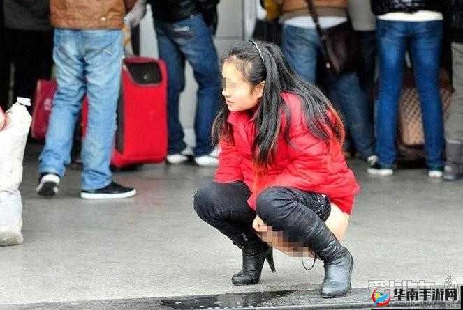 熟女尿尿场景之独特视角呈现