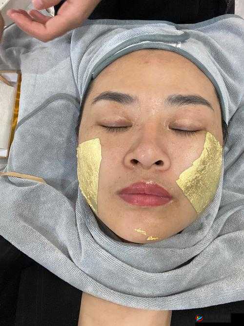 一面亲上边一面膜下边的肌肤之亲：探究亲密接触的深层意义