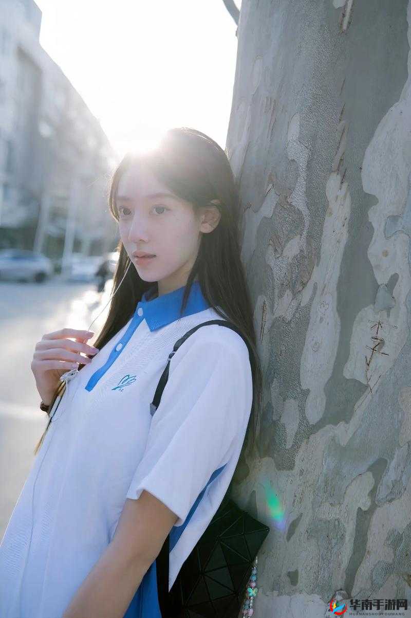 隔着校服揉弄 H 奶水的青春懵懂时刻