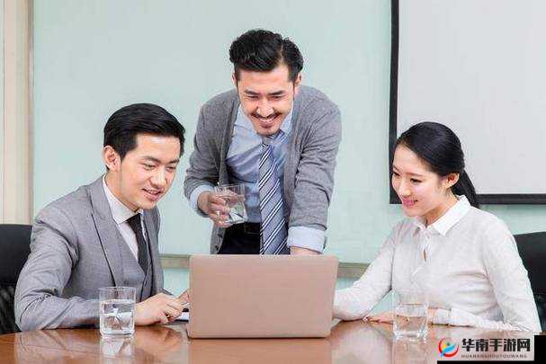 部长与上司吃饭：职场中的微妙互动与交流