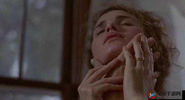 情色影院十八禁：成人世界的诱惑与禁忌