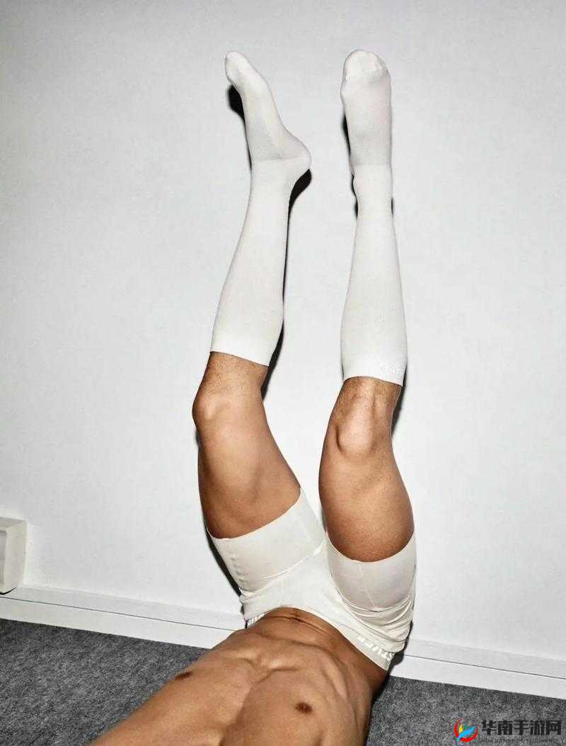 Gay 被猛男疯狂草哭：极致快感的私密故事