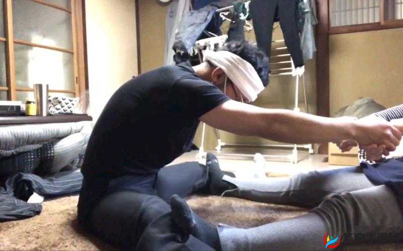 光脚踩男生睾丸所带来的独特脚感究竟有多美妙