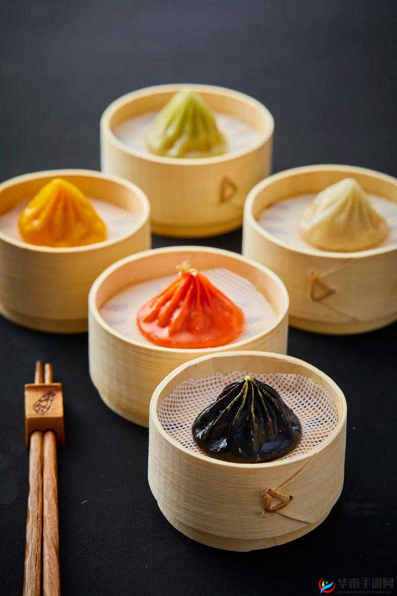 女生分享小笼包给男生看：一场特别的互动