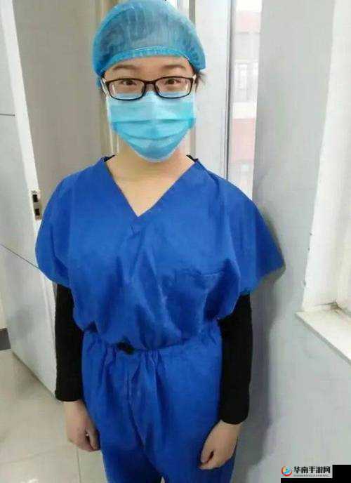 校医老刘和张雪的校园医务室奇妙故事