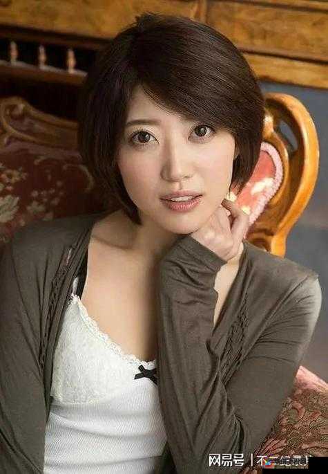 无码人妻精品一区二区三区蜜臀：成人影片的诱惑与挑战