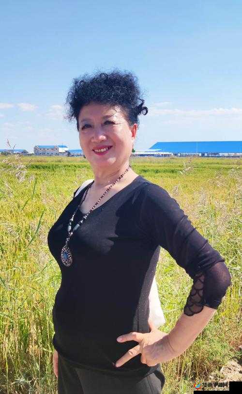 王伦宝写真：展现独特魅力与精彩瞬间的视觉盛宴