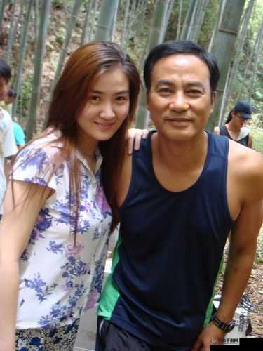 老女人 aaaa╳╳：一位神秘而引人入胜的传奇人物