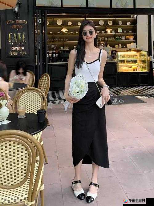 瑶瑶开襟开叉裙鞋子选择：如何搭配出时尚优雅风格