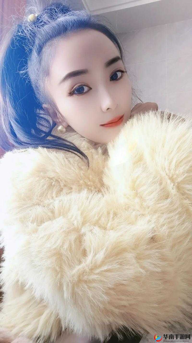 中国女孩用自拍记录中国文化与生活