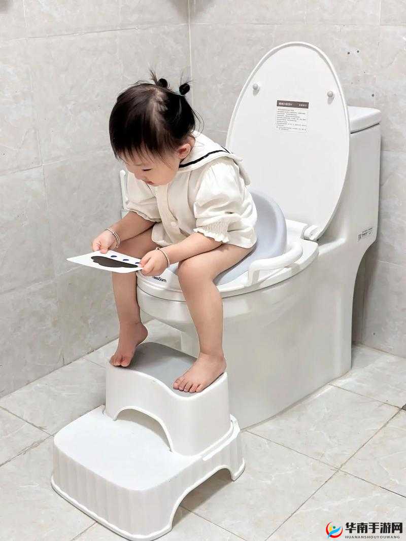 宝宝坐上去自己 c：轻松学坐便器，让宝宝如厕更轻松