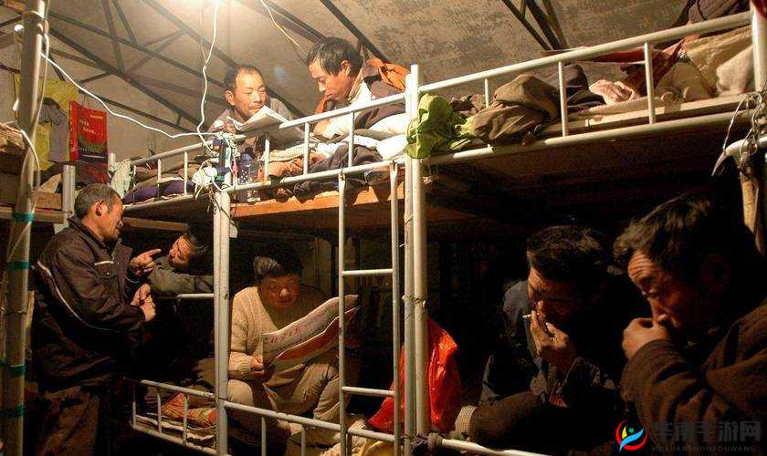 农民工工棚内嫖媢姣女，不堪入目的录象流出