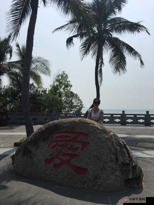 视频披风少年爱老妈海角的温暖亲情故事