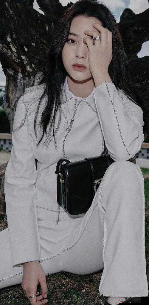 女人扒开腿密免费网站：探索私密精彩世界