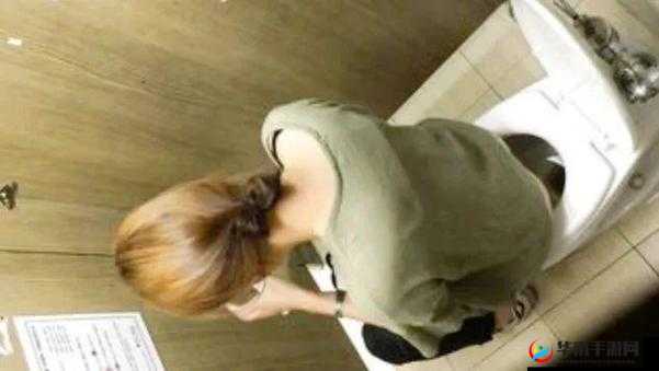 关于厕拍系列的那些隐秘且独特的视角呈现