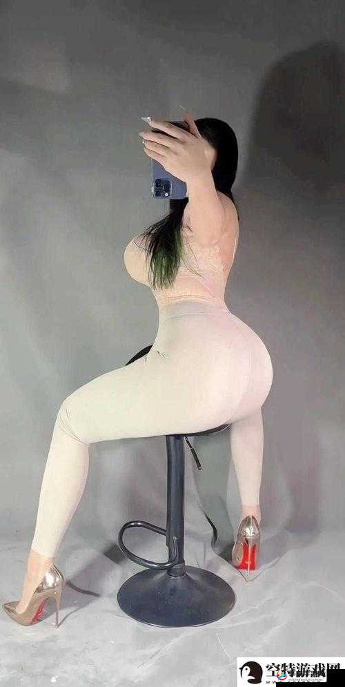 亚洲 97 蜜桃色：探索蜜桃色的亚洲风情