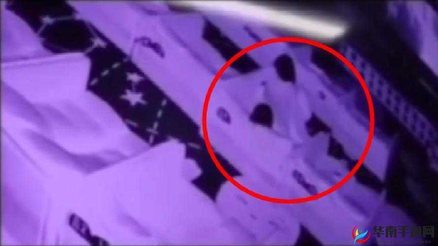 电车痴汉遭爆乳女学生激情打扑克现场曝光