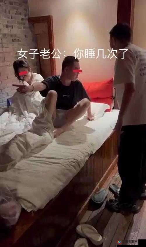 床上躺着打扑克很疼却带来别样体验