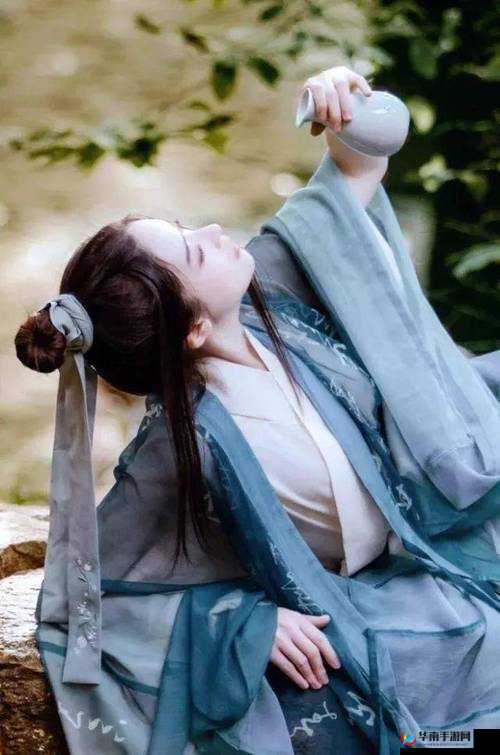 美酒与佳人的激情碰撞：酒色爱爱的浪漫故事