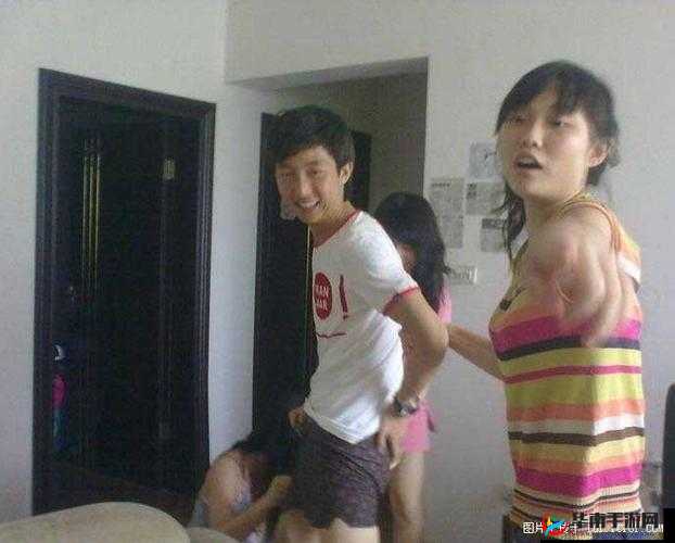 帅小伙快递员被脱裤摸美女这一事件引发众人关注