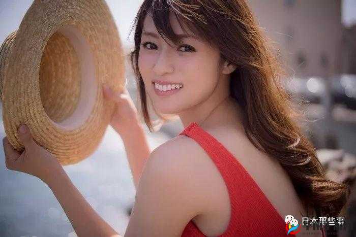 肥熟老妇激情遭偷拍盗摄：令人震惊的私密画面