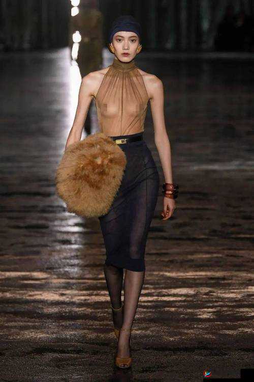 美女脱了内裤让人桶的 APP：极致刺激体验等你来