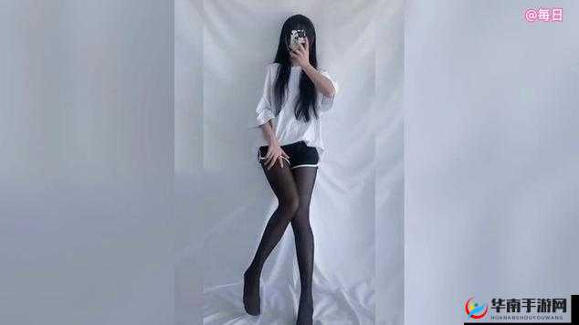 白丝美女啪啪激情演绎的浪漫故事